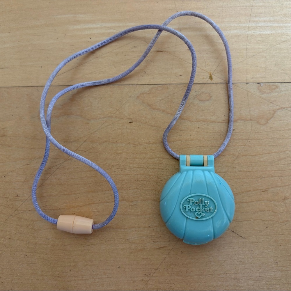 Polly Pocket Little Lulu in her Seaside Locket